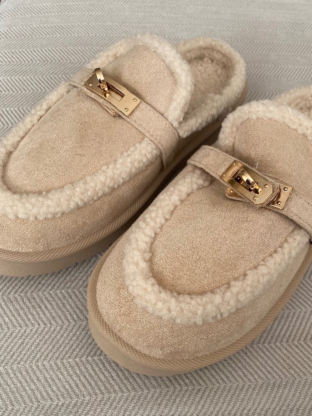 Women's Sherpa-lined faux suede slippers